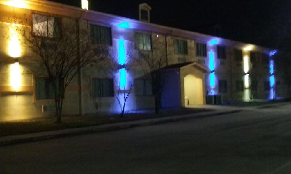 Surestay Studio By Best Western Conroe Downtown Eksteriør billede
