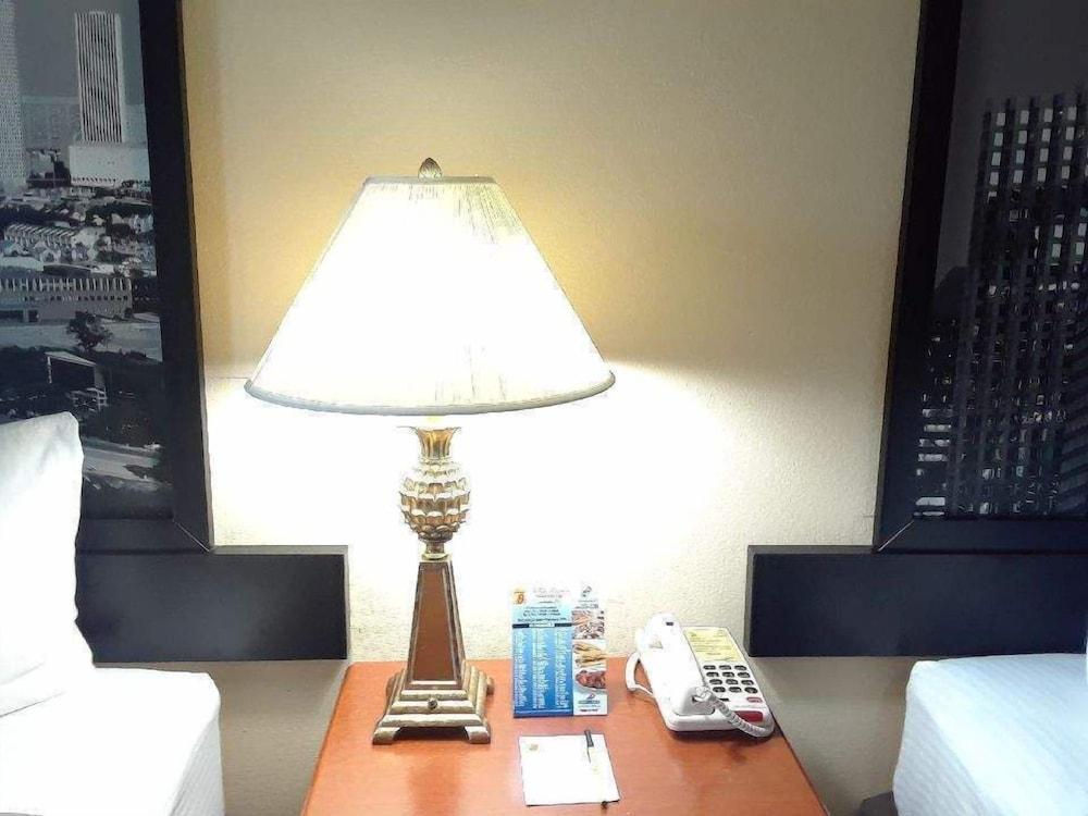 Surestay Studio By Best Western Conroe Downtown Eksteriør billede